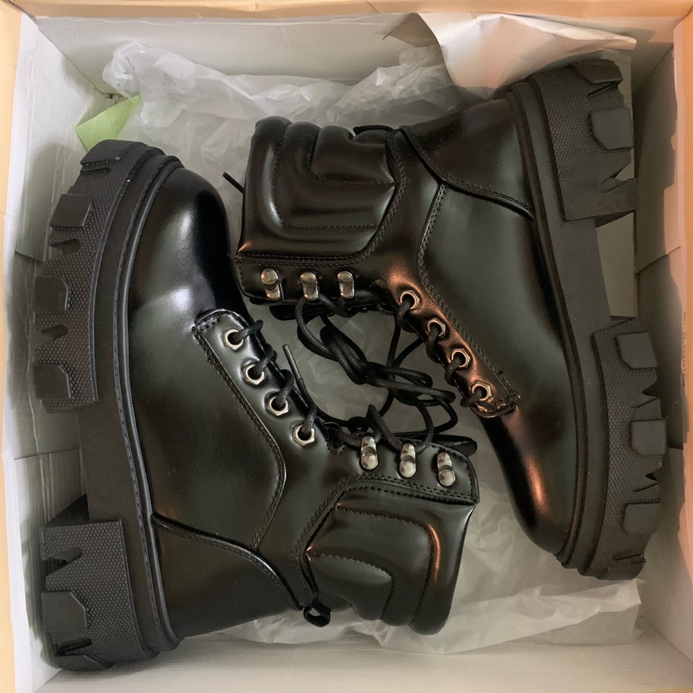 Yoki Fashion Combat Boots